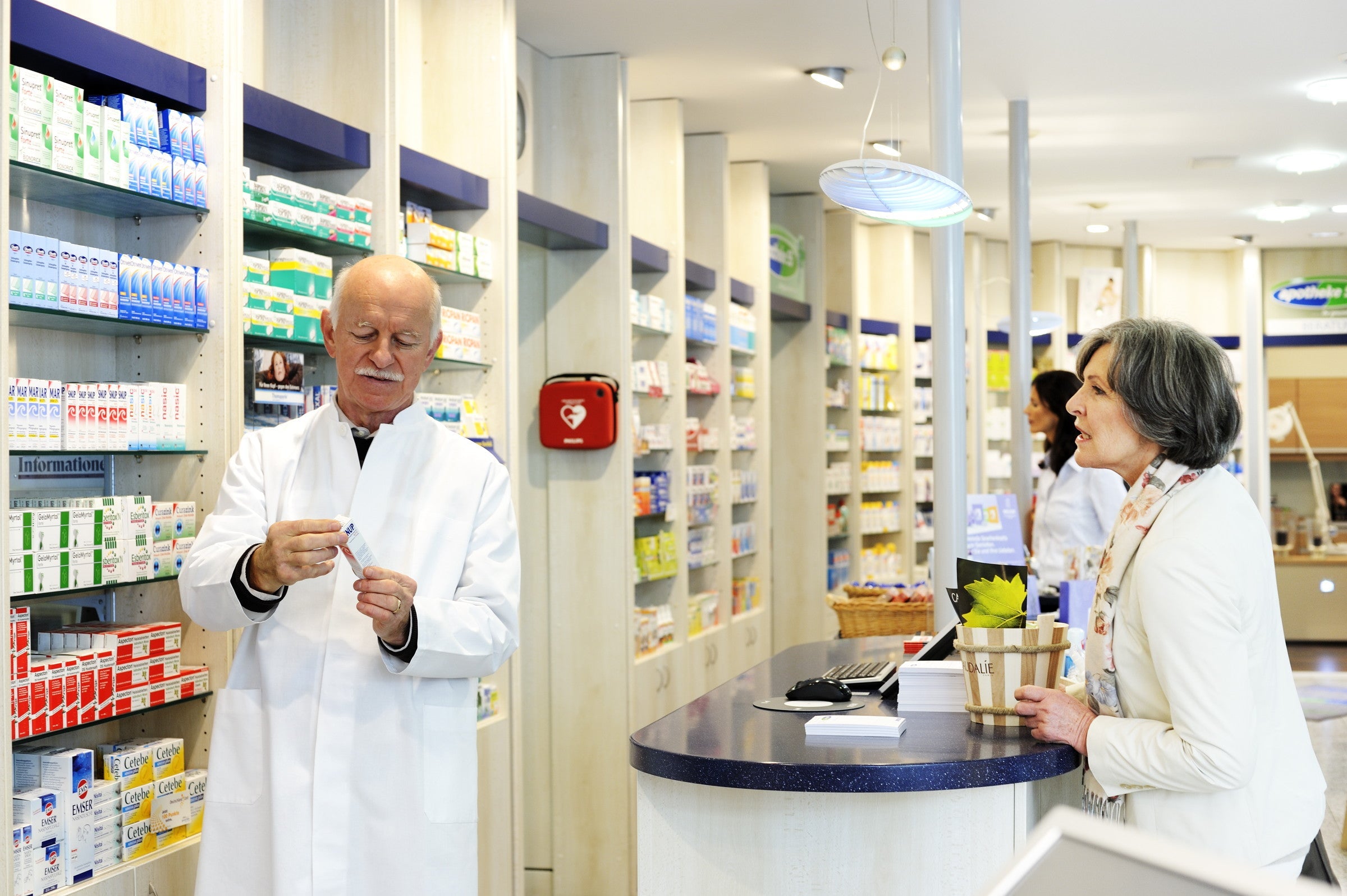 DEA d’accès public installé de façon visible dans une pharmacie communautaire